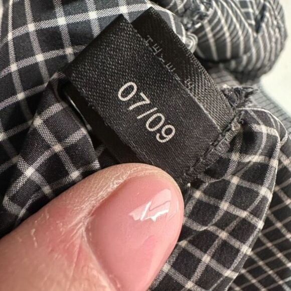 Express Y2K Ruffle Front Structured Plaid Blouse‎ Size Small Black & White - Picture 12 of 12